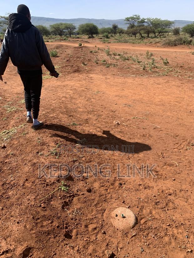 1/2 Acre Ewuaso Kedong Touching Tarmac - thumbnail 3