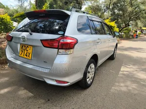 Toyota Corolla Fielder 2015 Silver