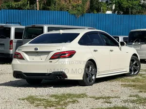 Toyota Crown 2019
