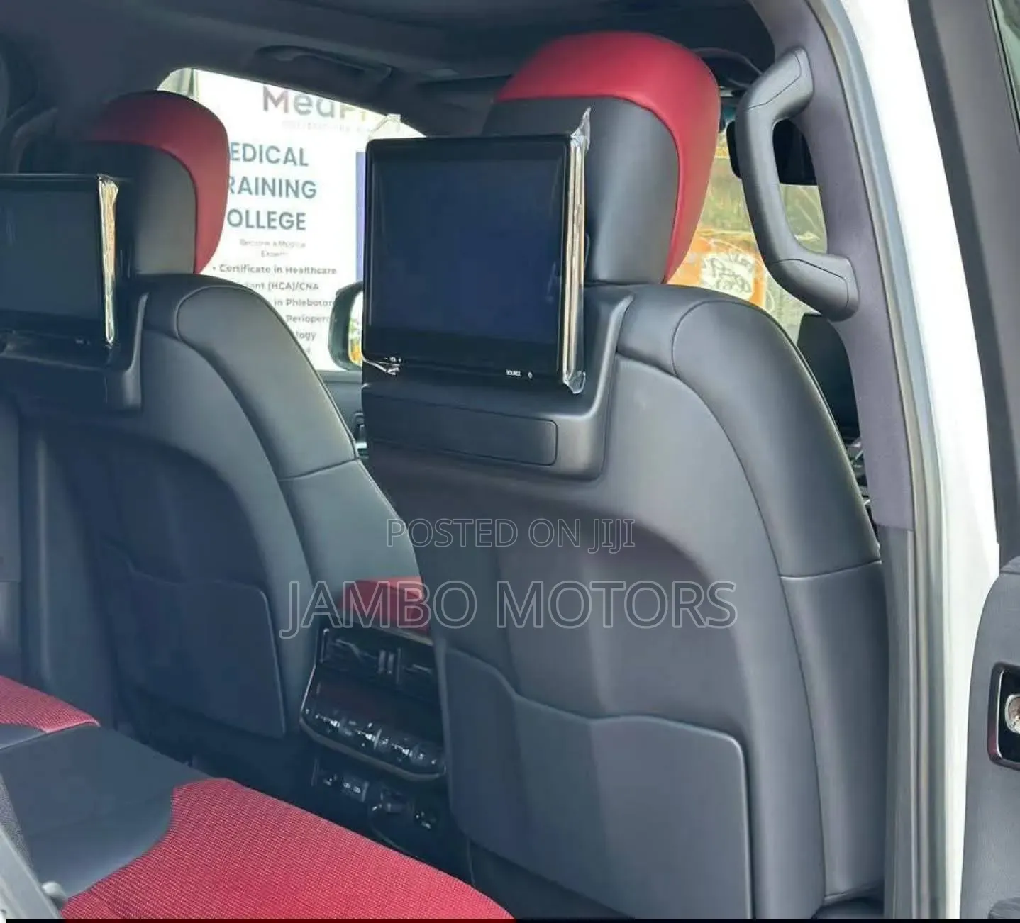 Toyota Land Cruiser LC300 2024 White