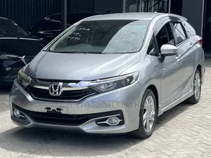 Honda Fit Shuttle 2019 Silver