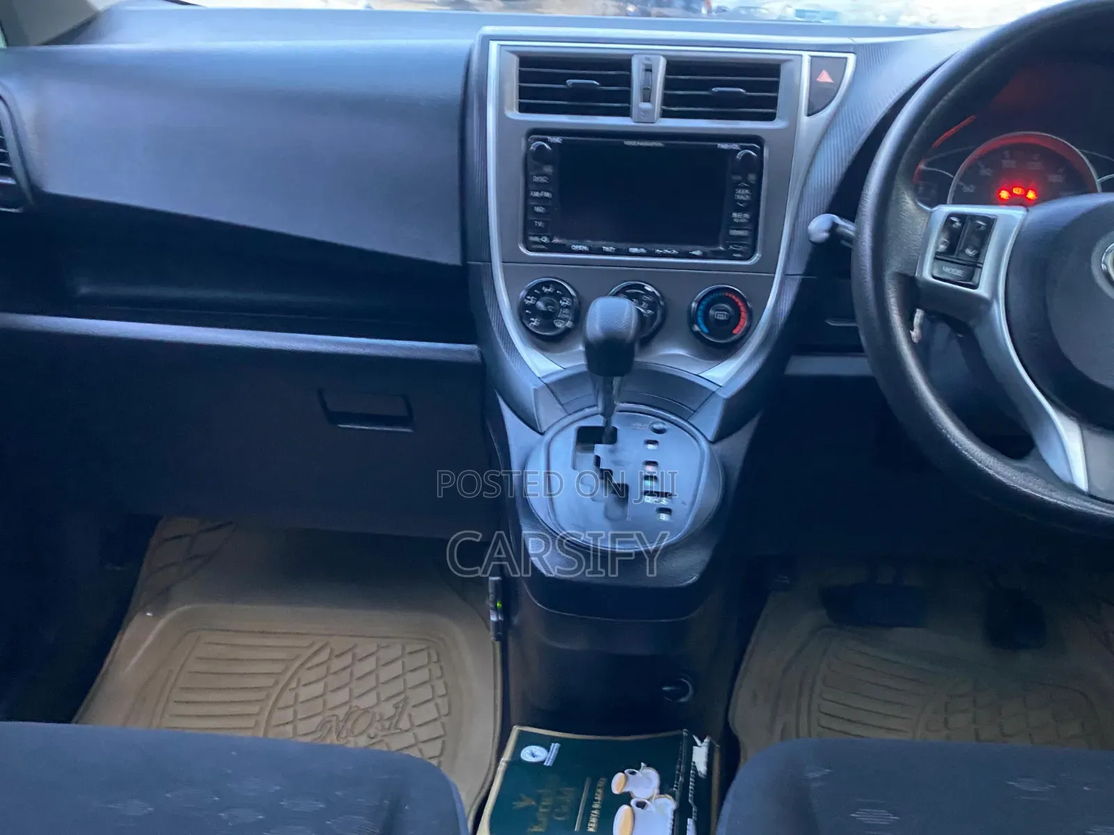 Toyota Ractis 2012 Pearl