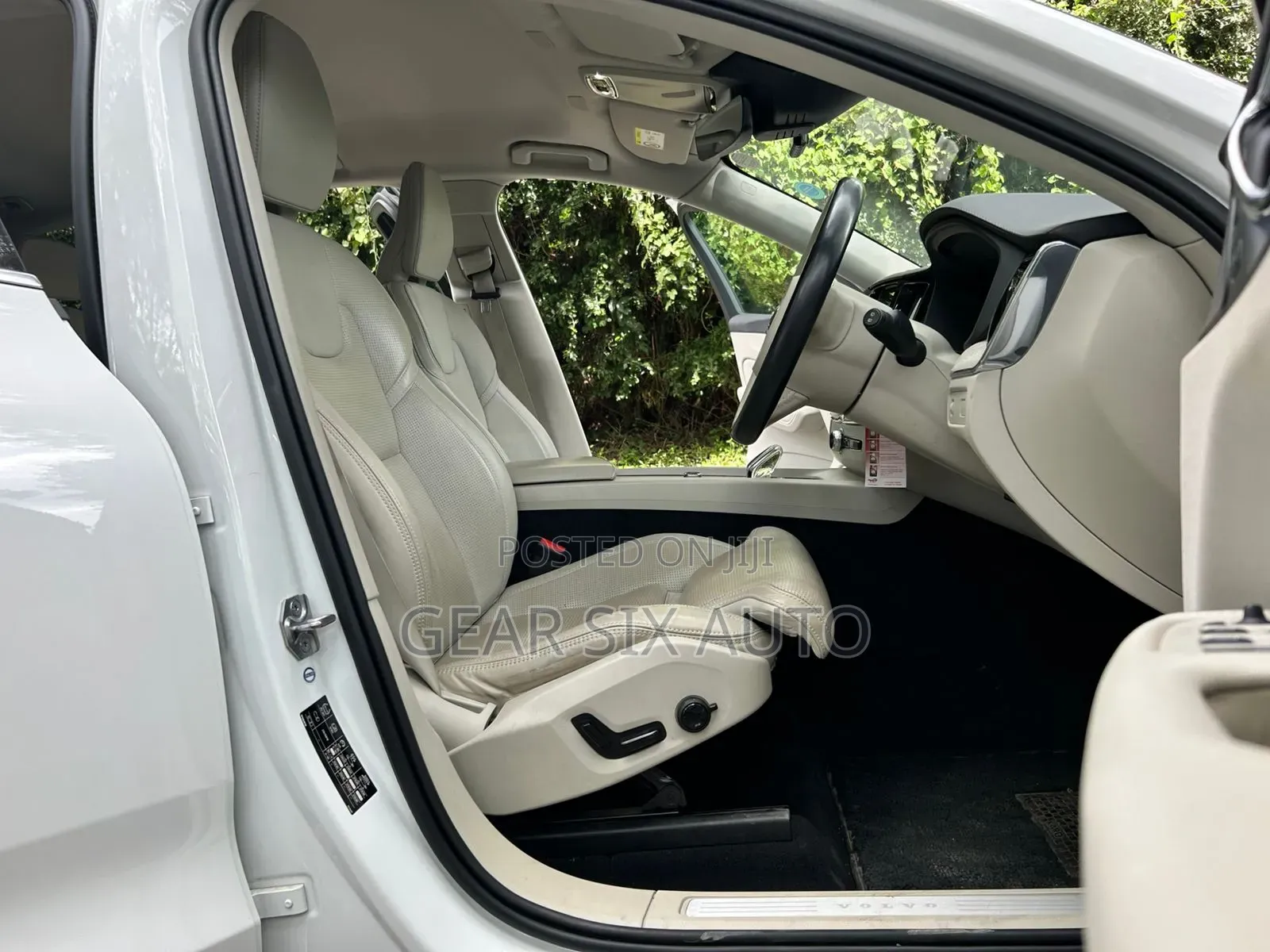 Volvo XC60 2020 White