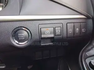 Toyota Harrier 2.0 2019 White