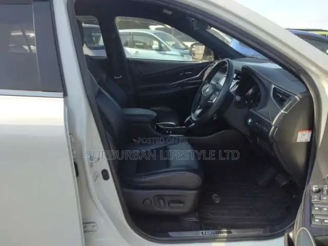Toyota Harrier 2.0 2019 White