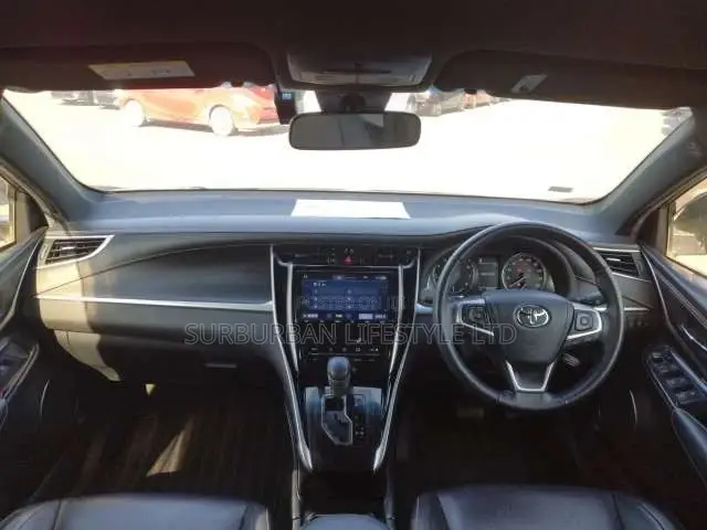 Toyota Harrier 2.0 2019 White