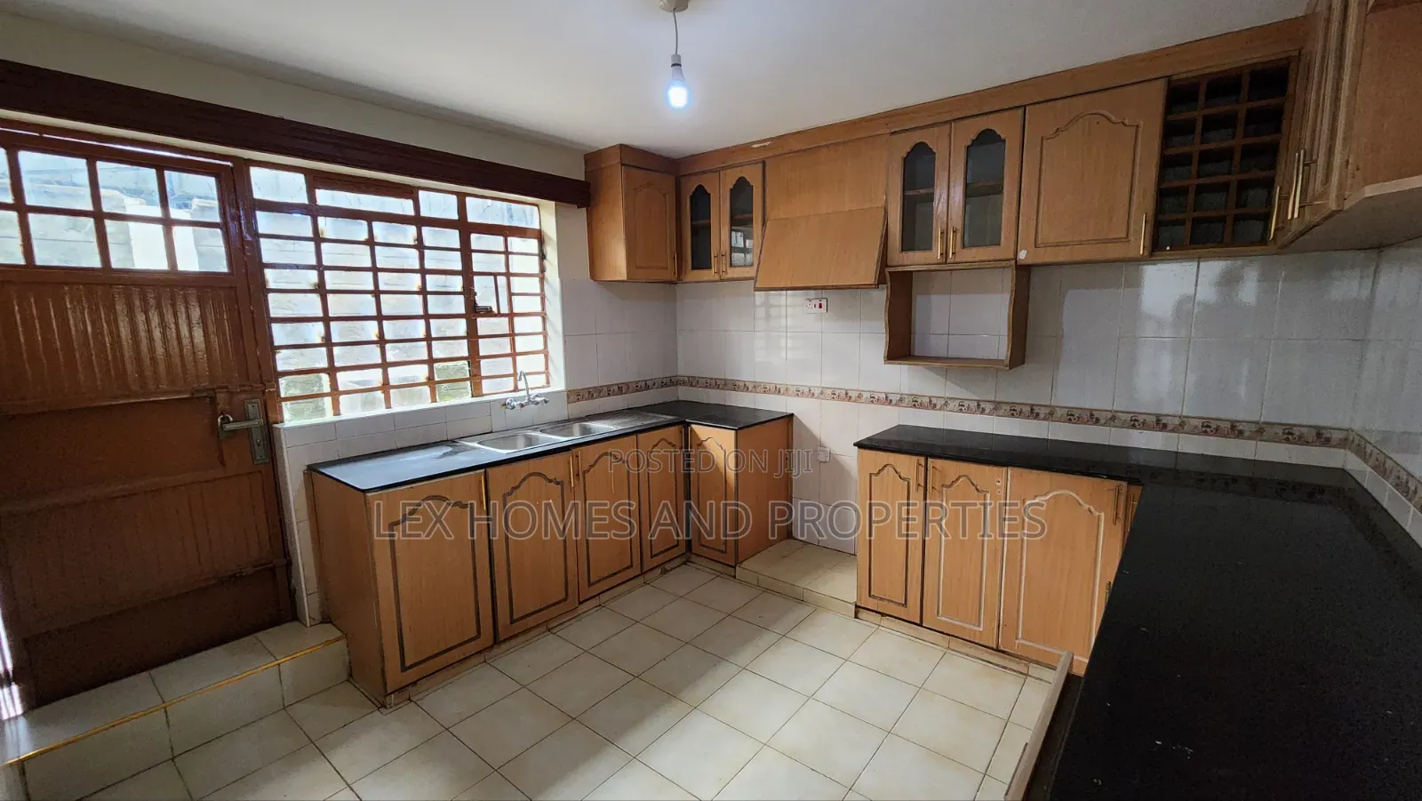 5bdrm Maisonette in Nkoroi for rent