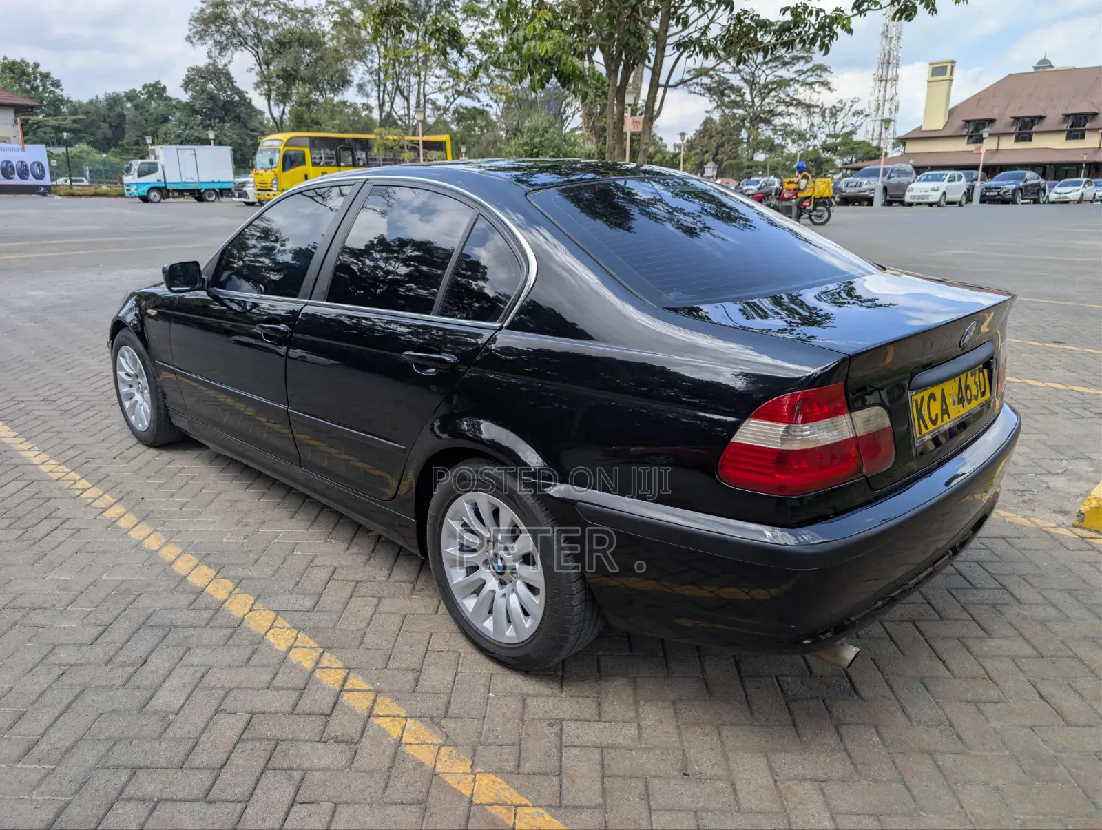 BMW 320i 2003 Black