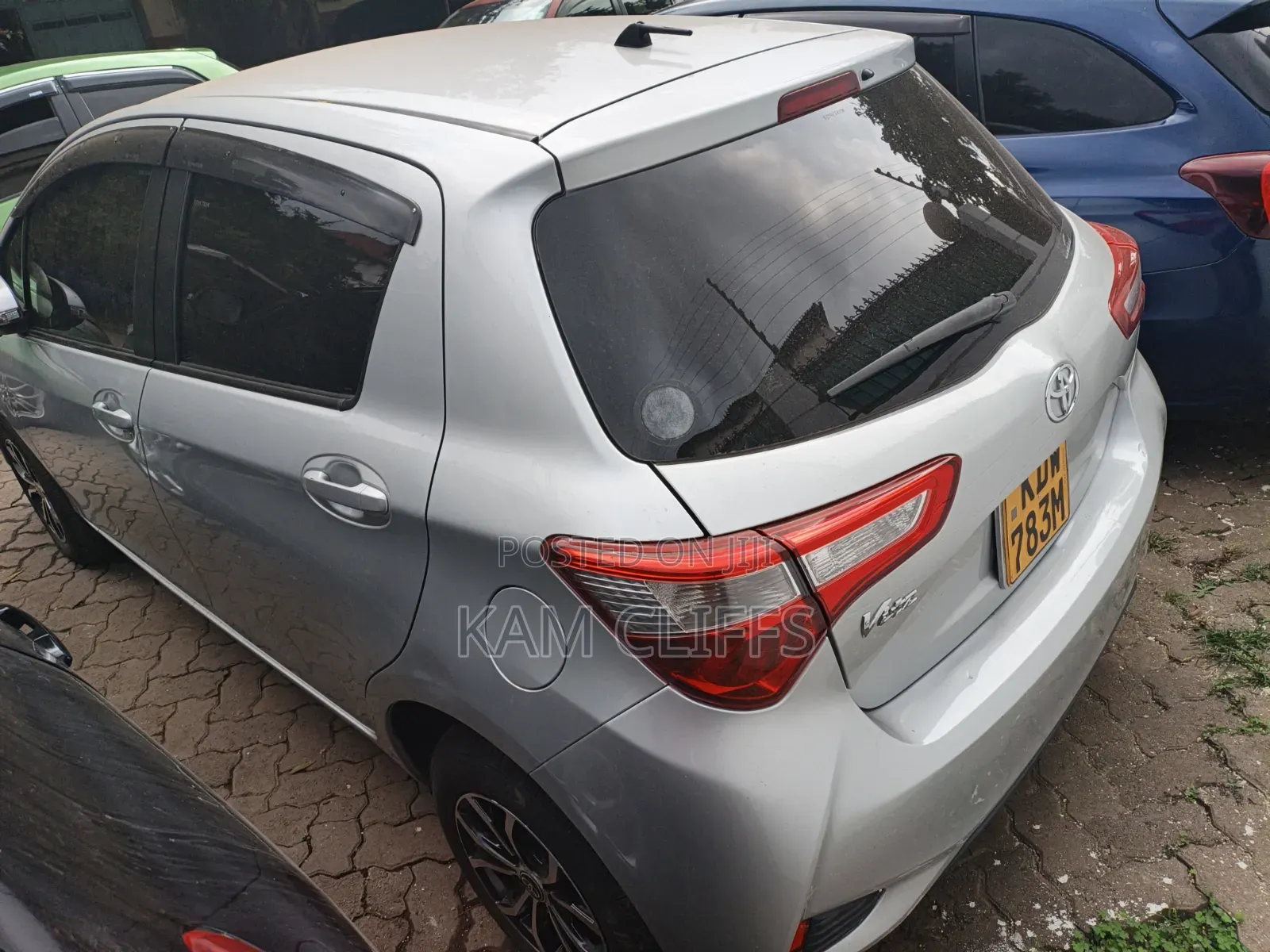 Toyota Vitz 2017 Silver