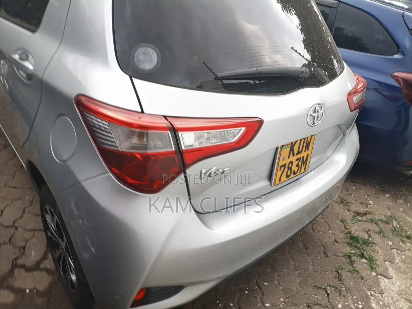 Toyota Vitz 2017 Silver