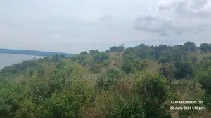 130 Acres in Maunarok