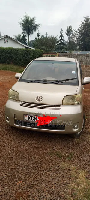 Toyota Porte 1.3 FWD 2010 Beige