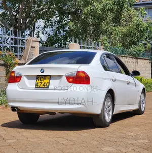 BMW 320i 2010 White