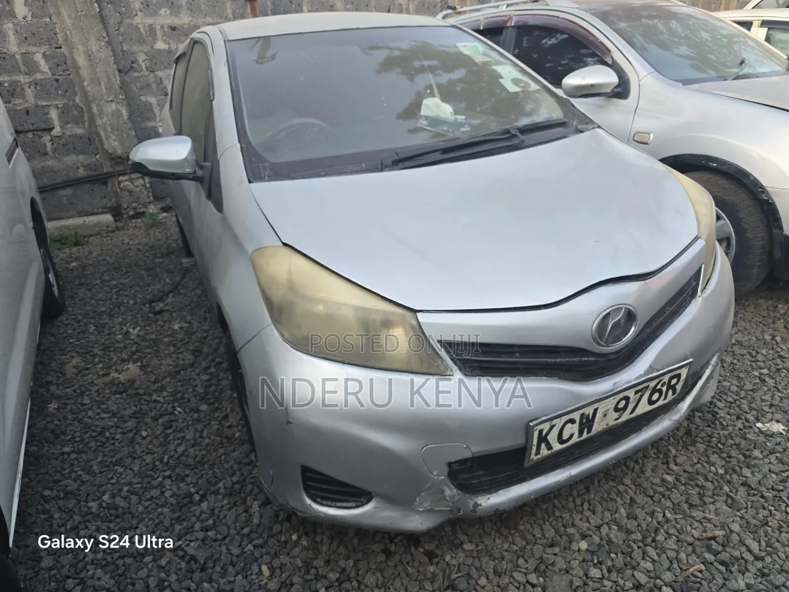 Toyota Vitz 2012 Silver