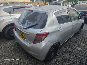 Toyota Vitz 2012 Silver