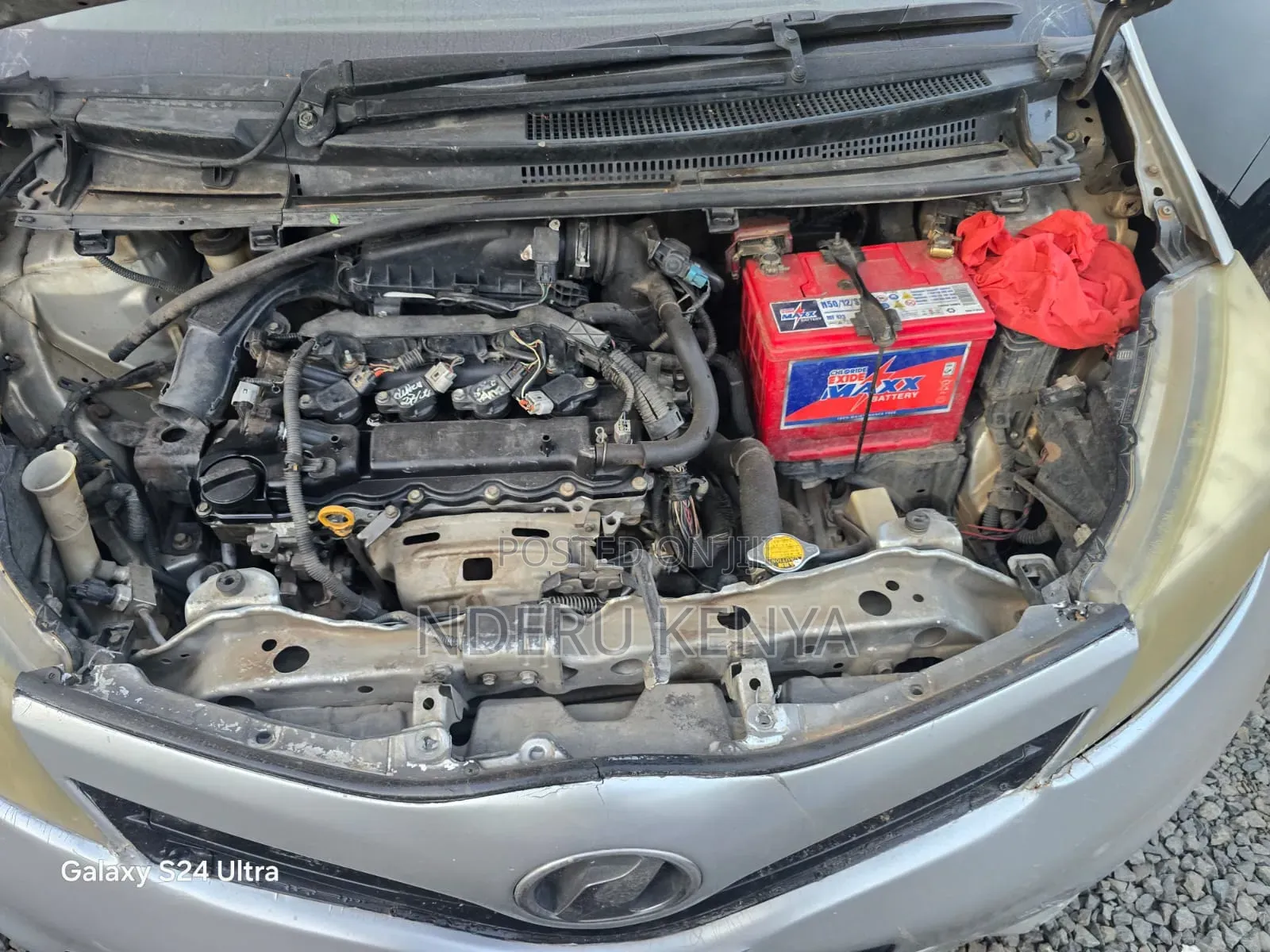 Toyota Vitz 2012 Silver