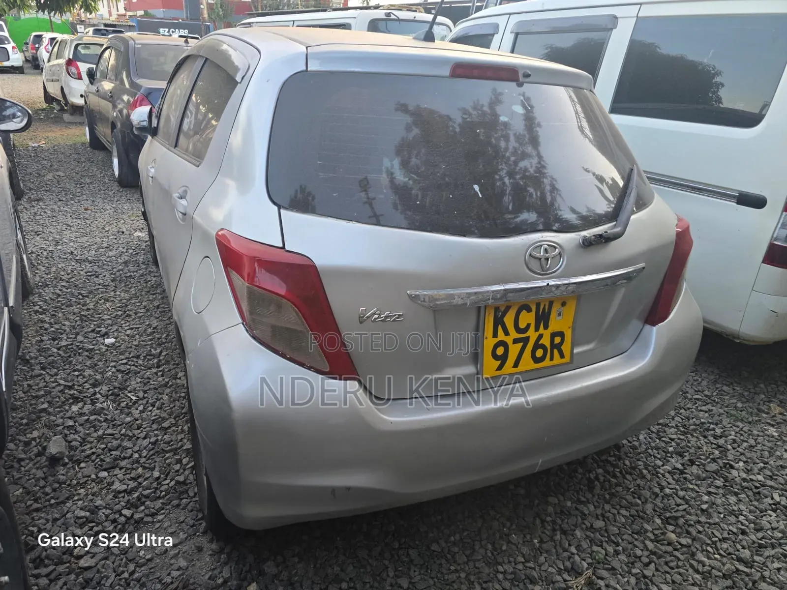 Toyota Vitz 2012 Silver