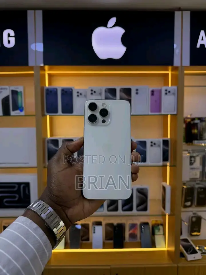 New Apple iPhone 15 Pro Max 256 GB White