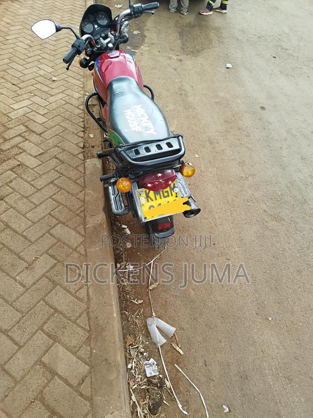 Bajaj Boxer 150 UG 2024 Red