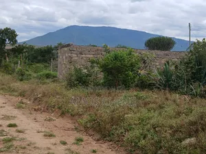 5bdrm House in Ngoliba for sale