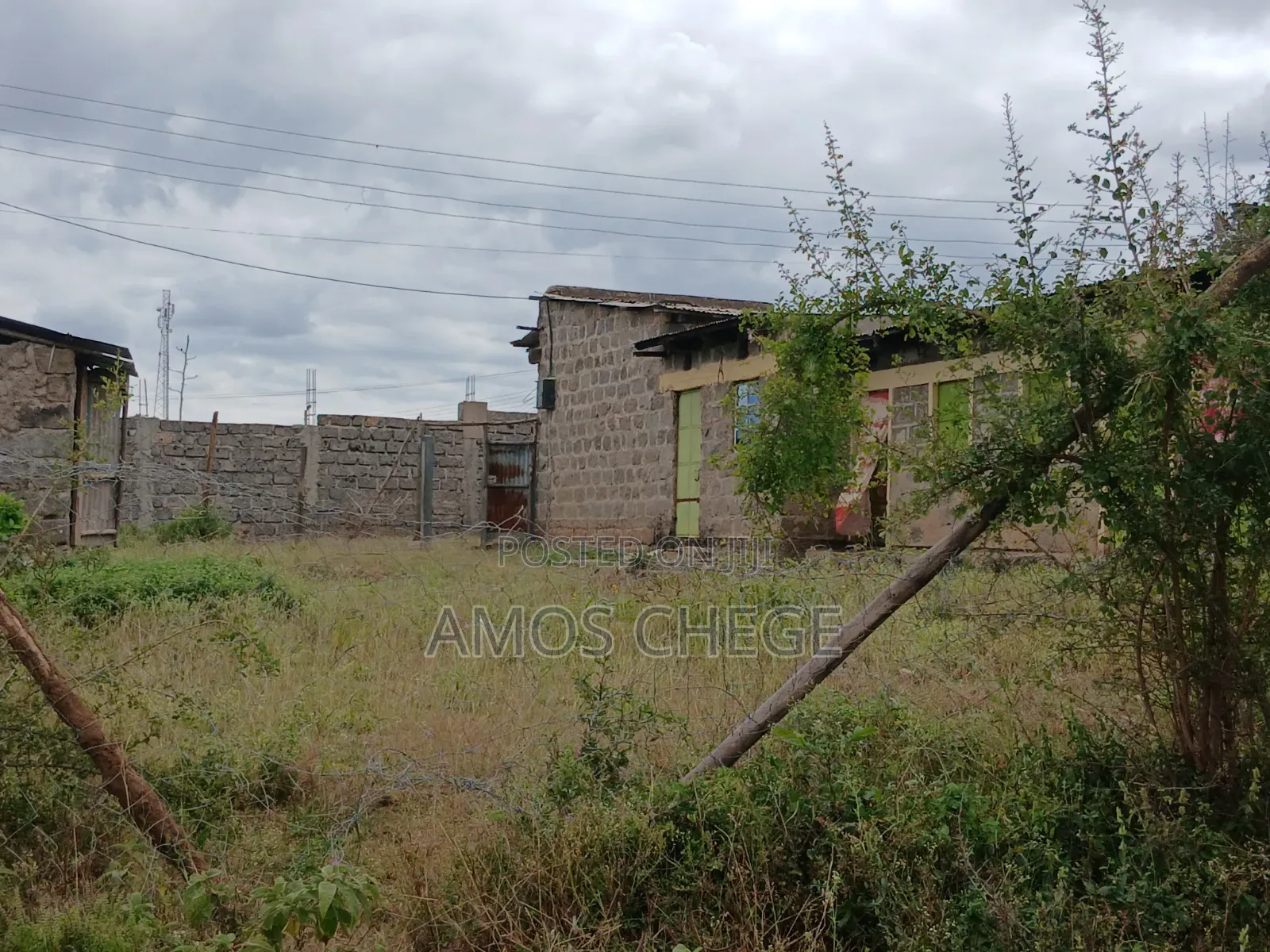 5bdrm House in Ngoliba for sale