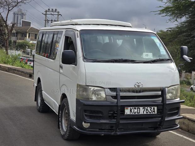 Toyota HiAce 2007 White - thumbnail 2
