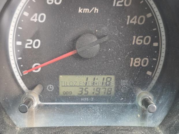 Toyota HiAce 2007 White - thumbnail 9