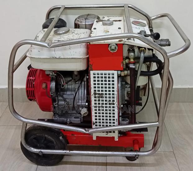 Portable Honda Petrol-powered Hydraulic Pack - main view