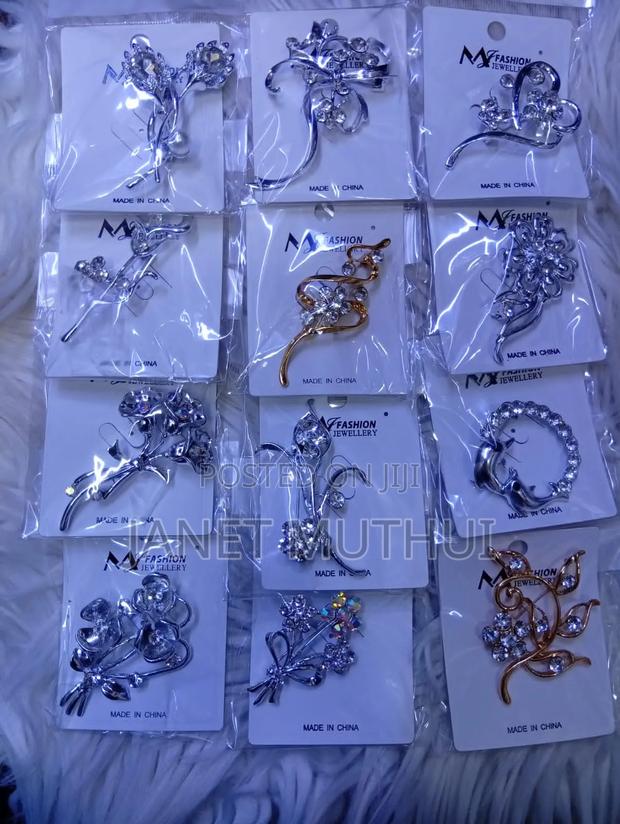 Earings ,Brooches and Rings - thumbnail 2