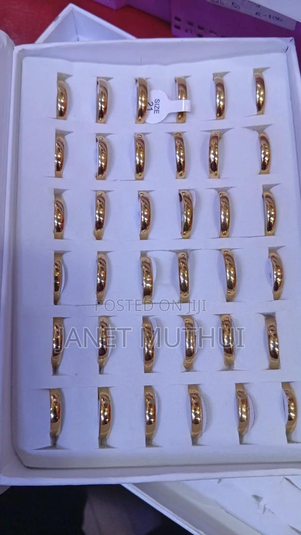Earings ,Brooches and Rings - thumbnail 9