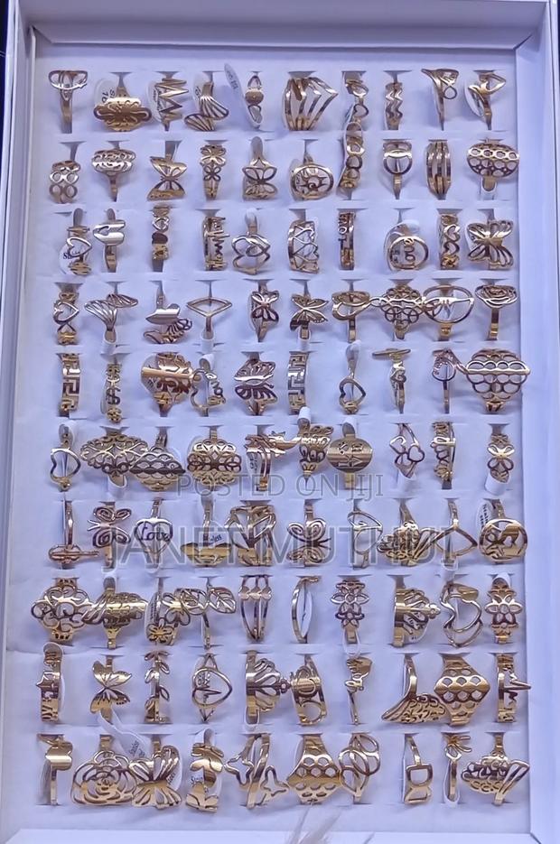 Earings ,Brooches and Rings - thumbnail 10