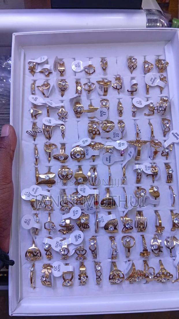 Earings ,Brooches and Rings - thumbnail 16
