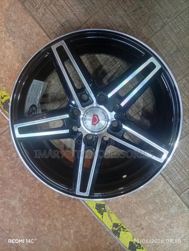 14-Inch 8-Hole Gloss Black Machined Face Alloy Wheel (14x5.5)