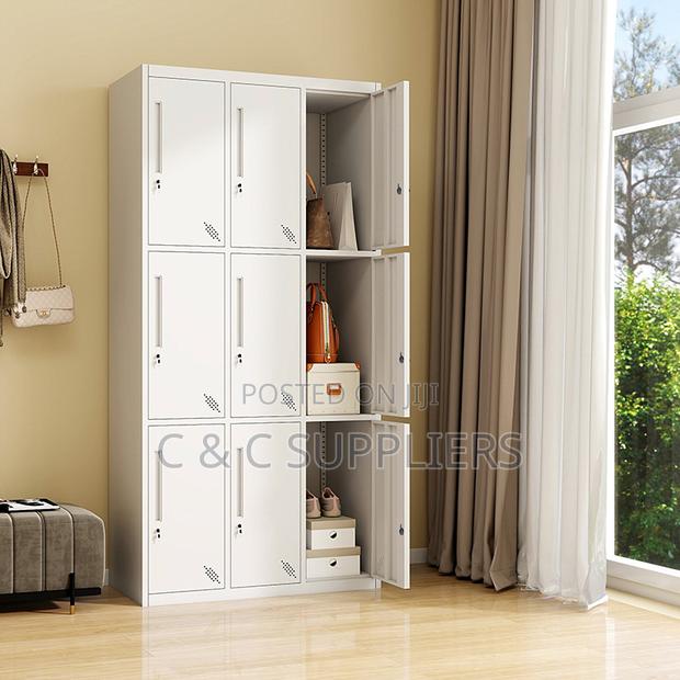 9 Locker Cabinet - thumbnail 3