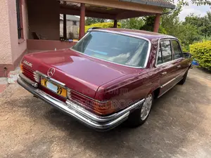 Mercedes-Benz E200 1979 Red
