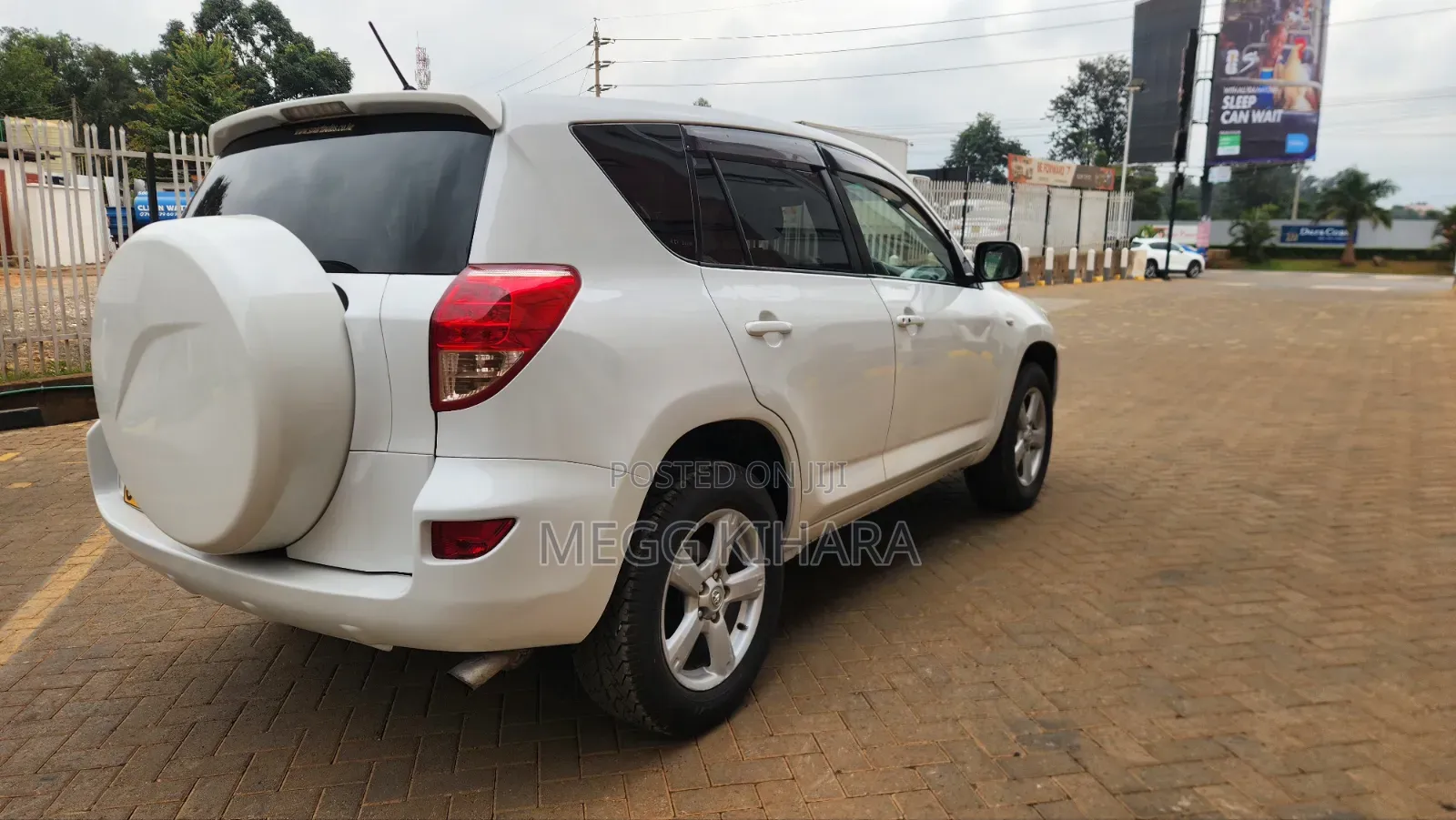 Toyota RAV4 2010 Silver