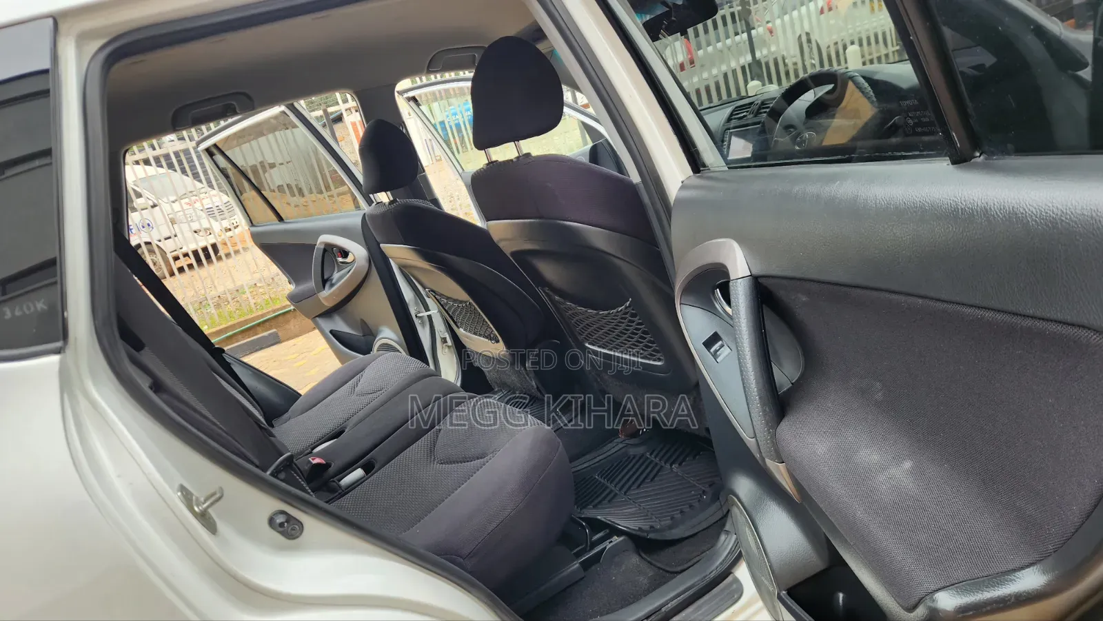 Toyota RAV4 2010 Silver