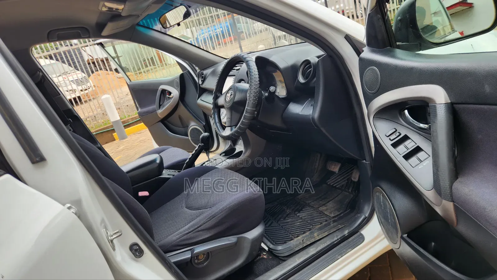 Toyota RAV4 2010 Silver