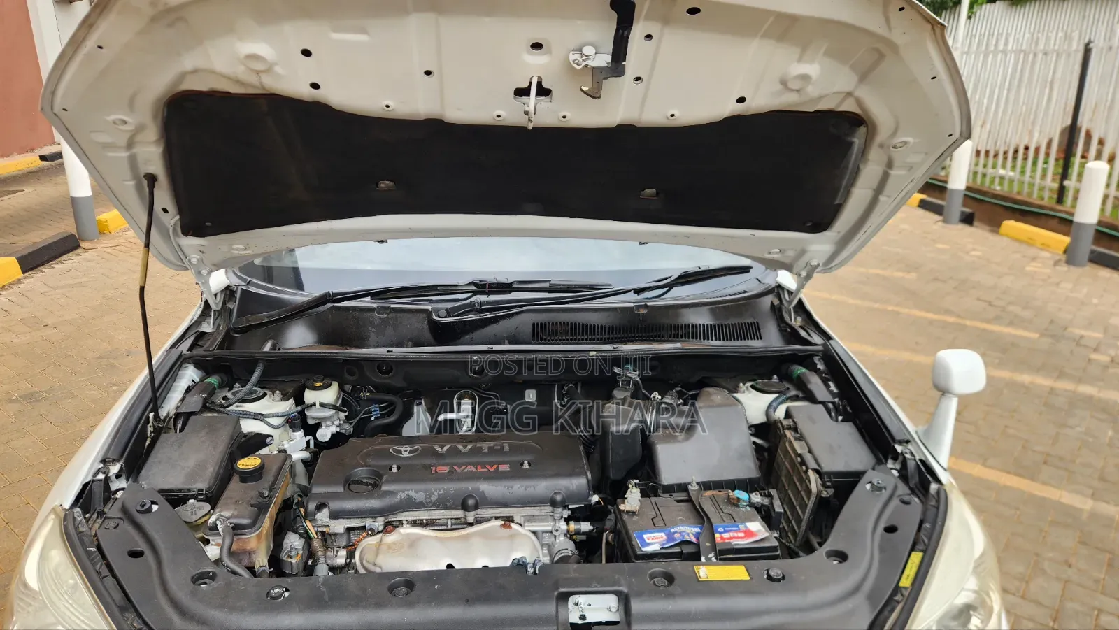 Toyota RAV4 2010 Silver