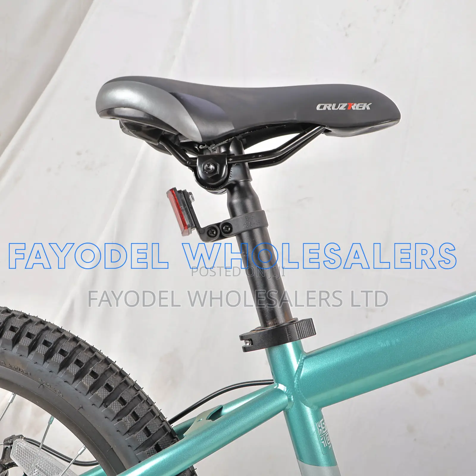 Premium Crosstrail MTB Size 20 Disc Brake Bicycle