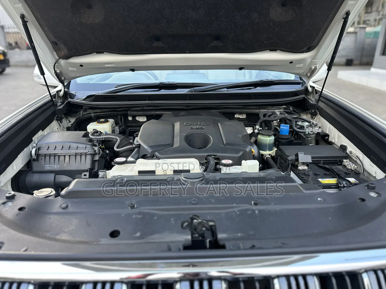 Toyota Land Cruiser Prado 2.8 2019 White