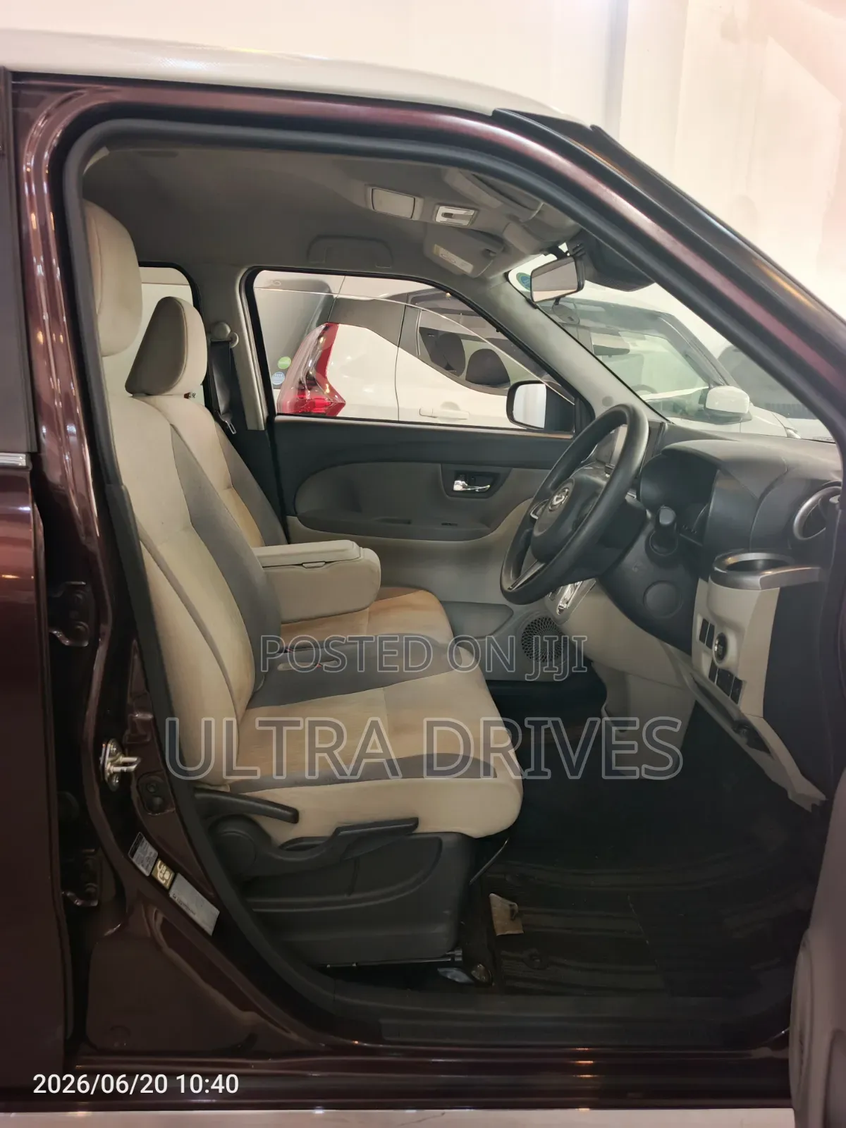 Daihatsu Cast 2019 Maroon