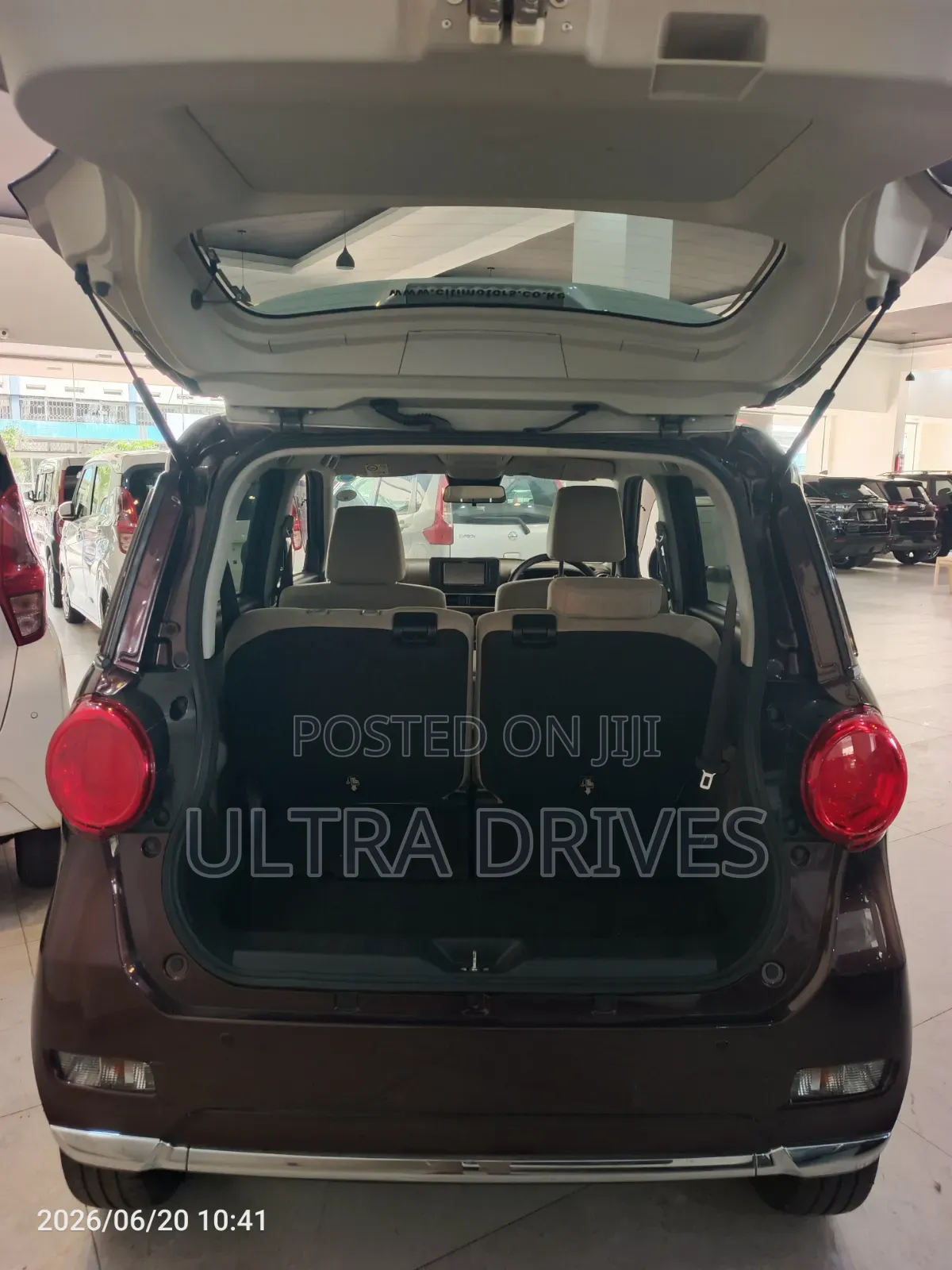Daihatsu Cast 2019 Maroon