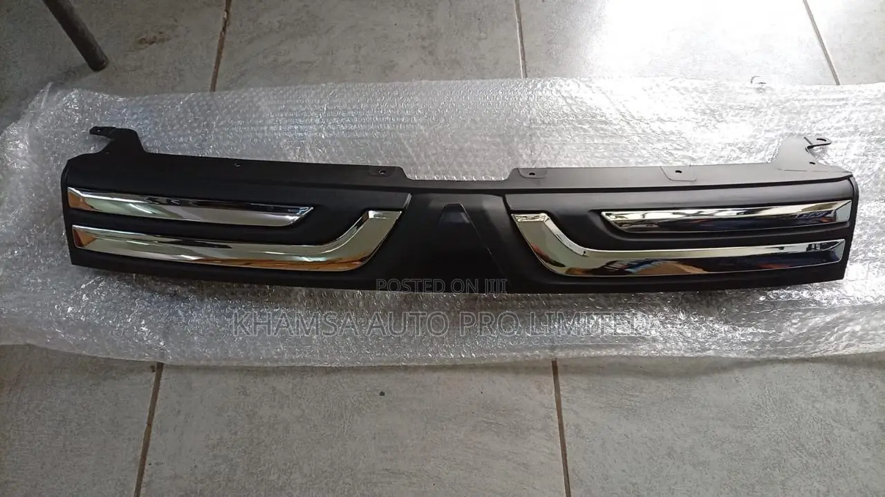 Grille Outlander 2013