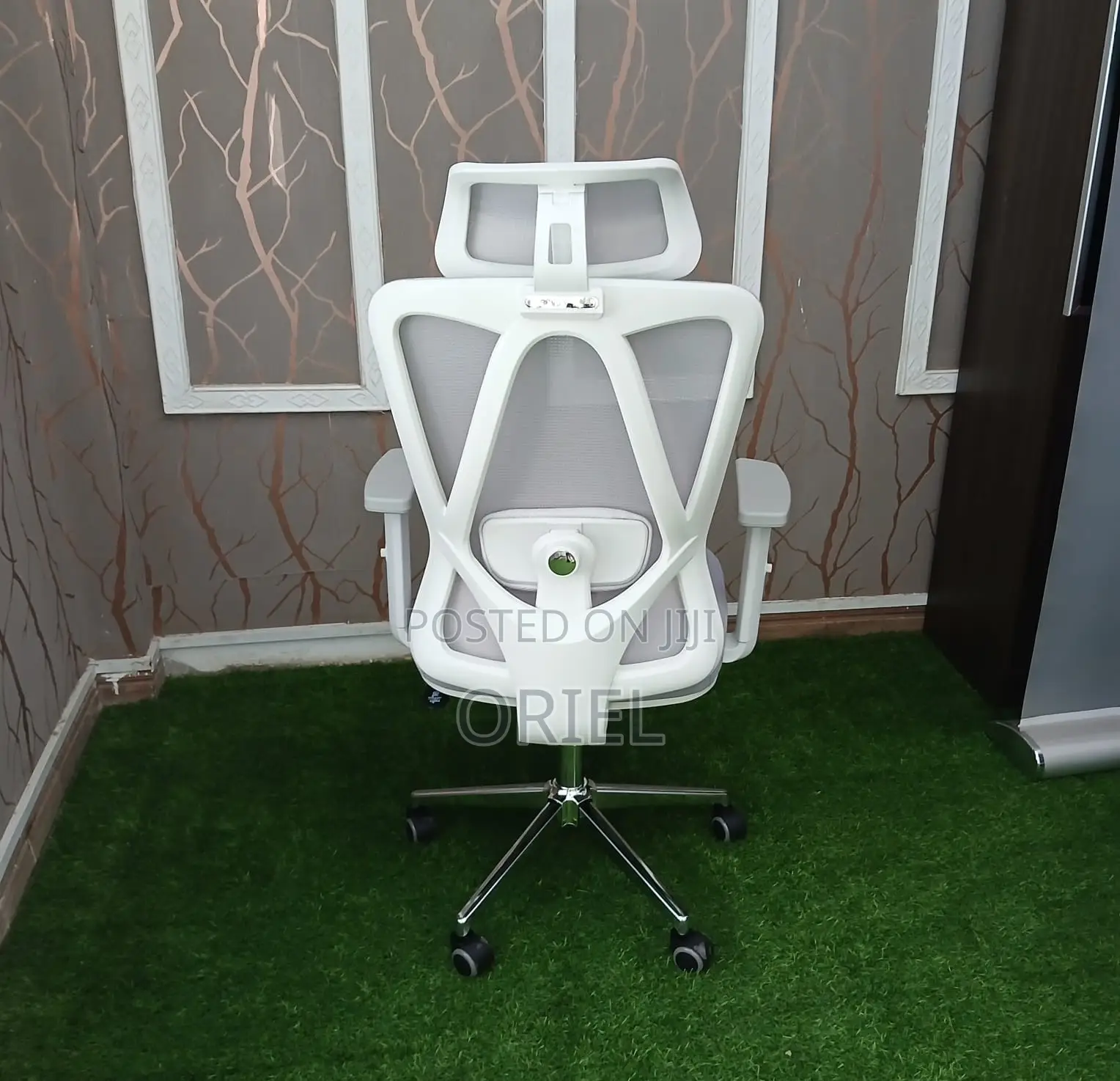Office Chair : Ergonomic Mesh Chair