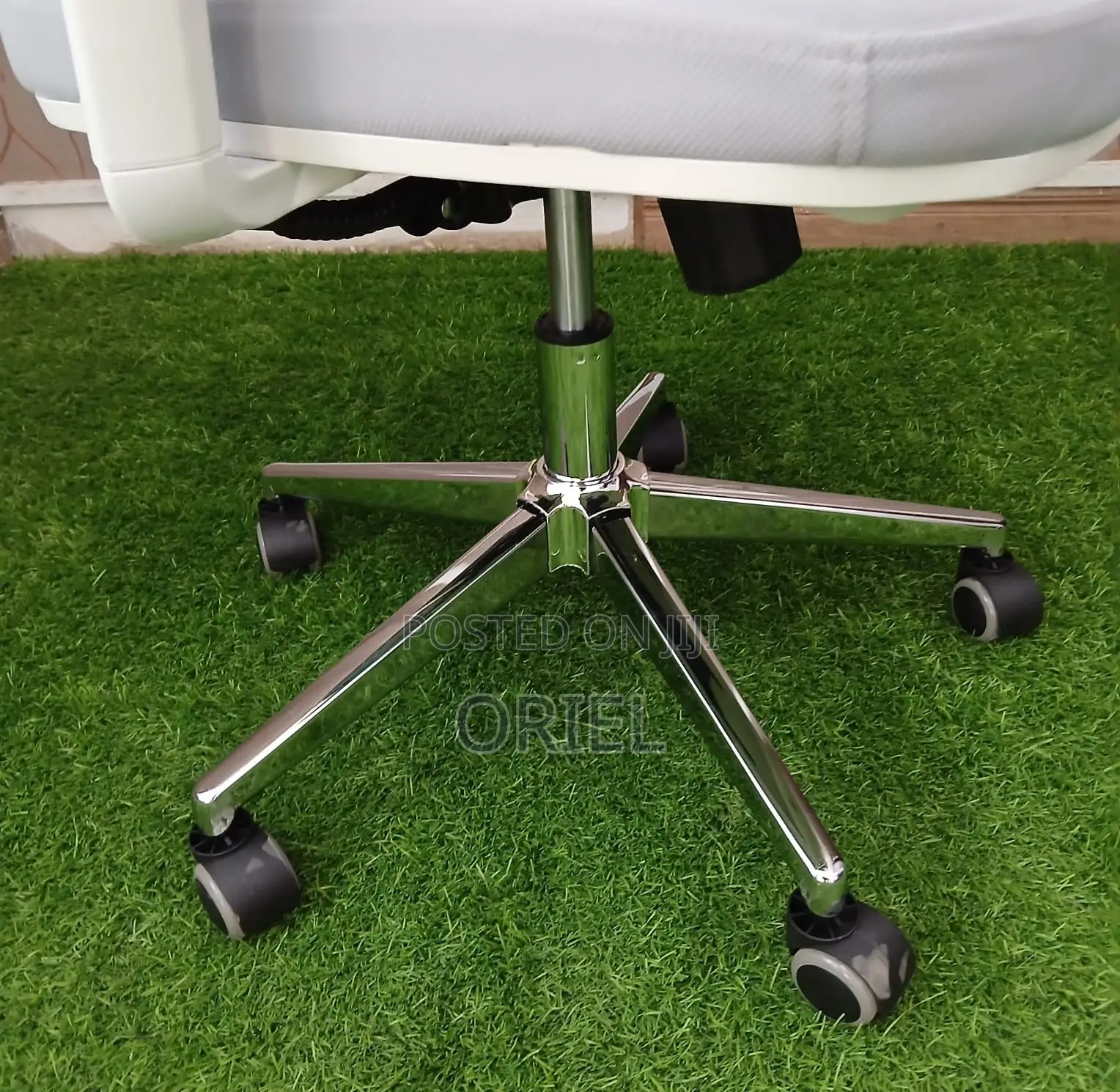 Office Chair : Ergonomic Mesh Chair