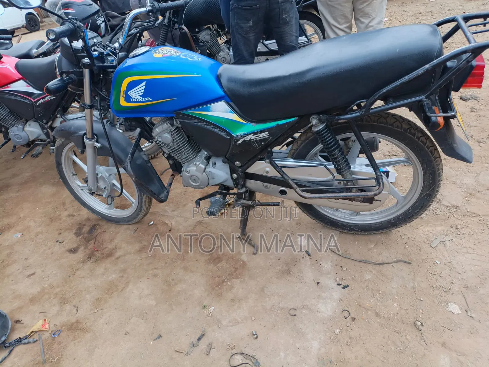 Honda CB 2023 Blue