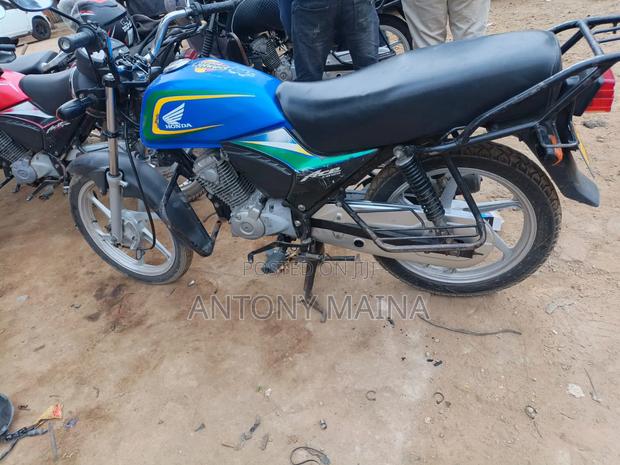 Honda CB 2023 Blue - thumbnail 2