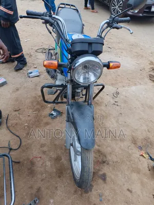 Honda CB 2023 Blue