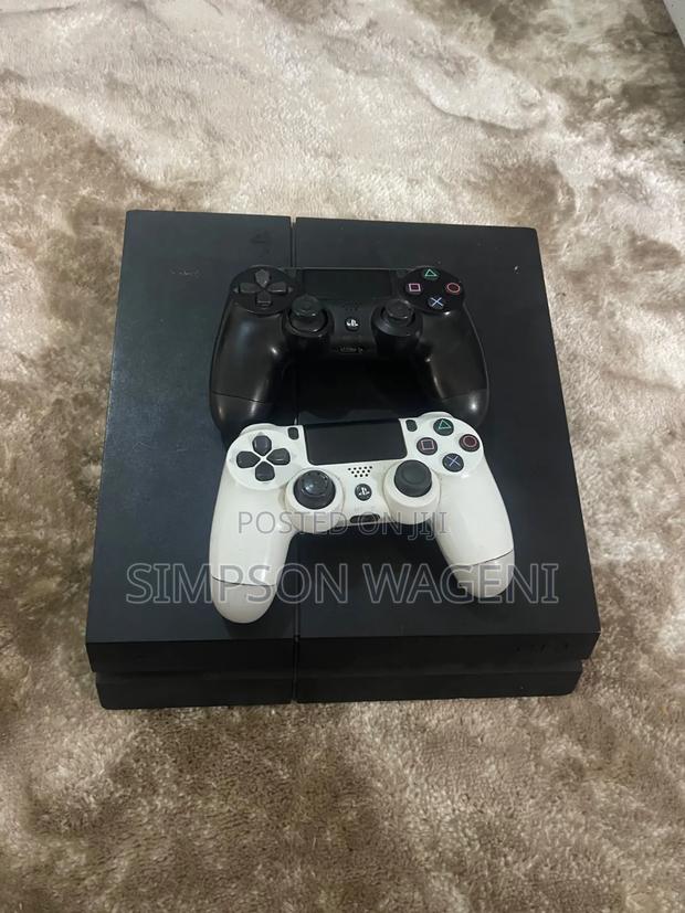 Play Station 4 Standard